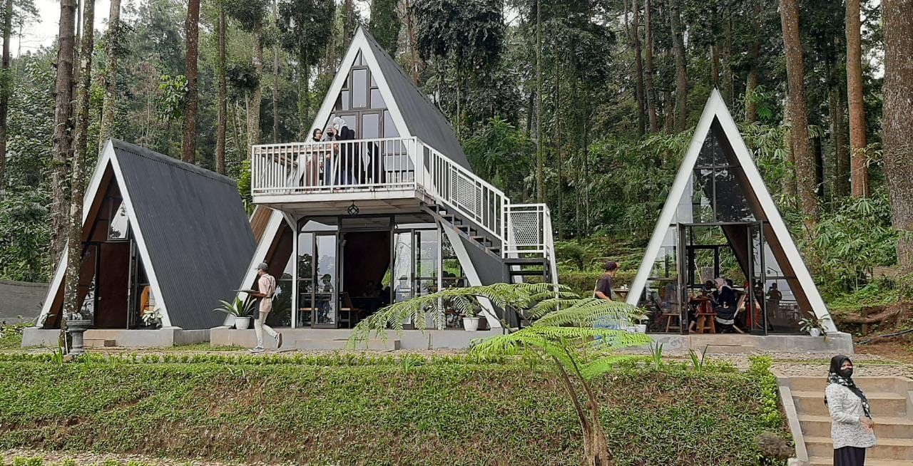 Massapi Cafe and Resto : Cafe Hits Instagramable dengan Panorama Alam yang Menakjubkan di Baturraden Purwokerto